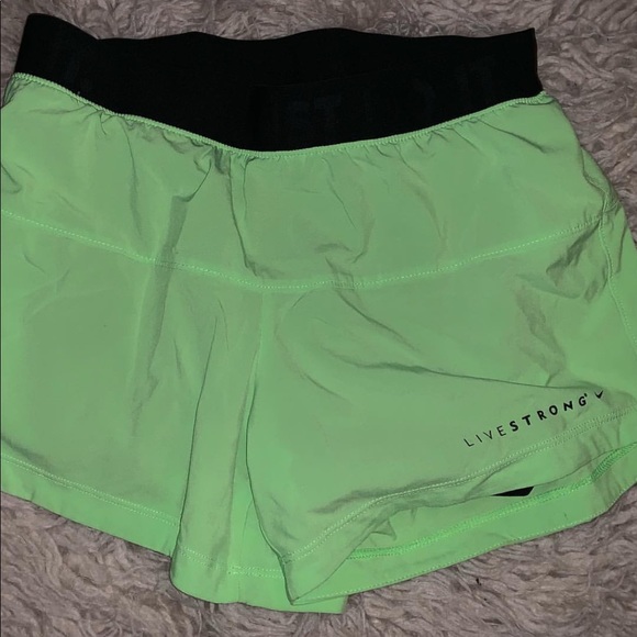 NWOT 2 in 1 nike shorts! - Picture 2 of 4